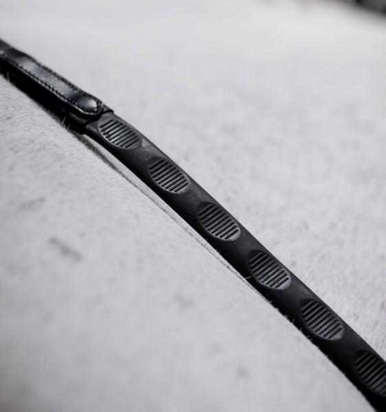 Horseware; Gummizügel mit Daumenmulden - schwarz